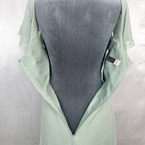 NWT Elegant Bridesmaid fully lined Dress with short flutter sleeves size 0 - Picture 10 of 13